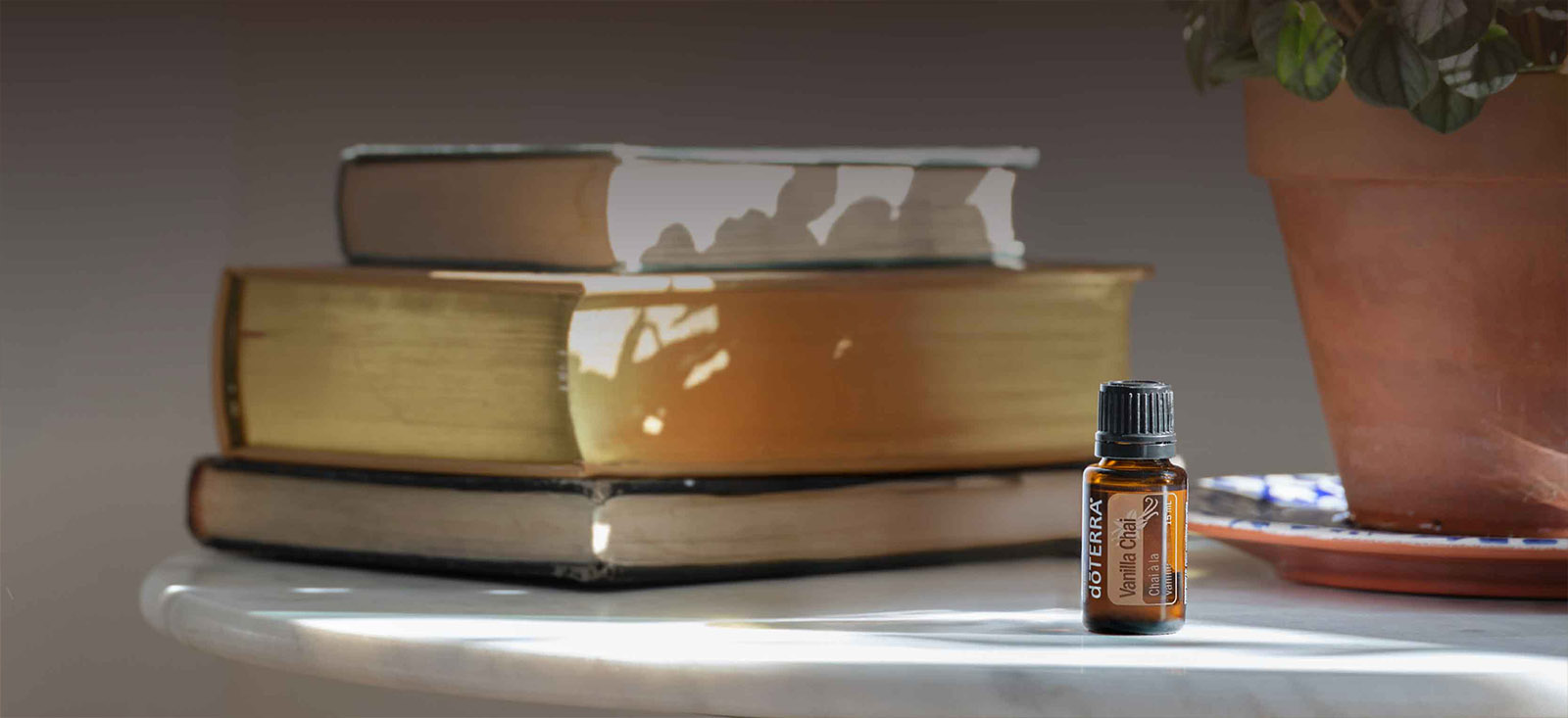 Vanilla Chai Oil Header Desktop