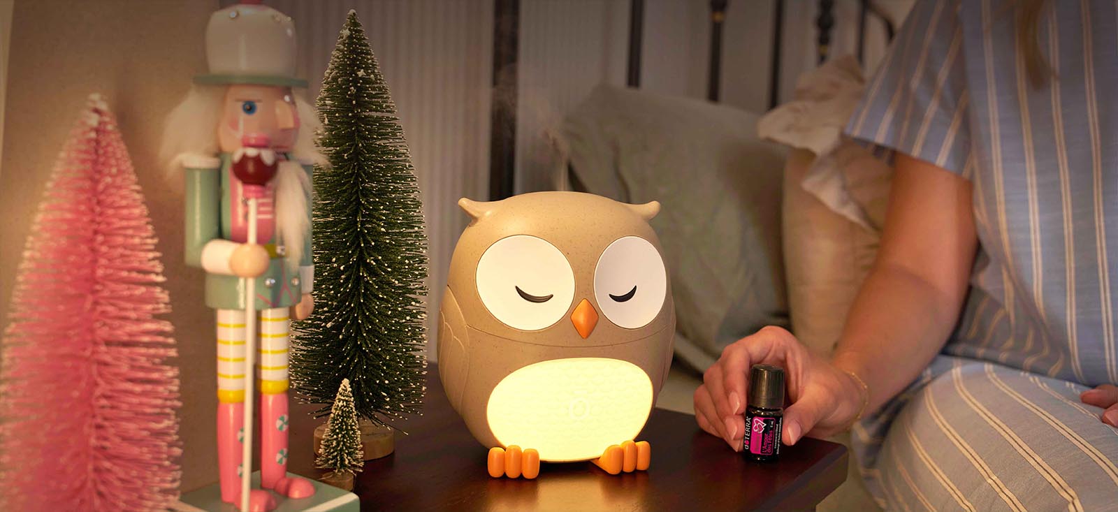 Owl Diffuser with Holiday Love Blend Header Desktop